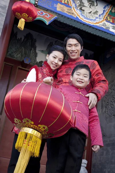 家族が中国の旧正月を祝う — ストック写真
