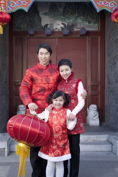 Familie feiert chinesisches Neujahr — Stockfoto