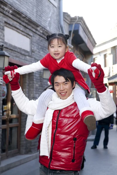 Tender moment between father and daughter — Stock Photo, Image