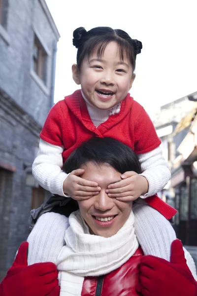 Tender moment between father and daughter — Stock Photo, Image