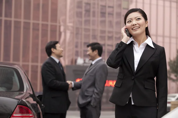 Young Businesswoman Talking on the Phone — Stock Photo, Image
