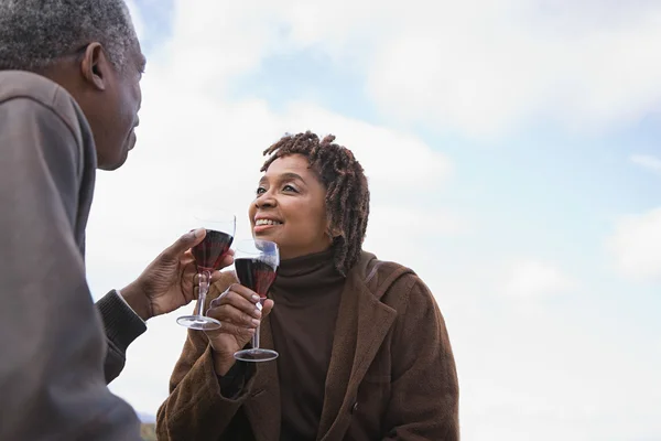 Couple drinking red wine — Stock Photo, Image