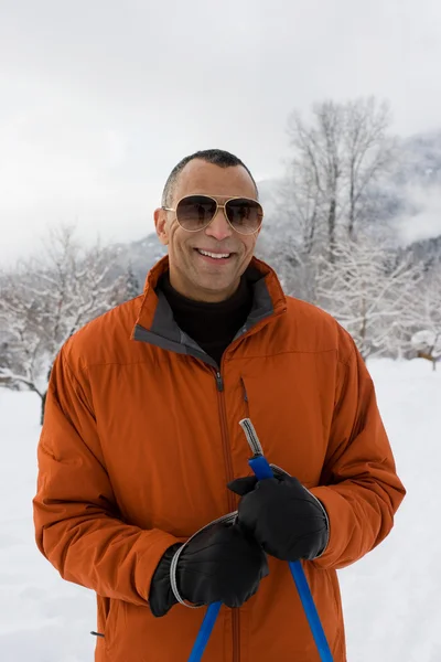 Portret van een man skiër — Stockfoto