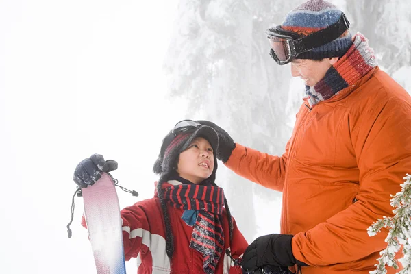 Father and son with ski — Stock Photo, Image