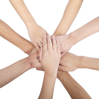Çemberde elleri olan bir grup Çinli arkadaş