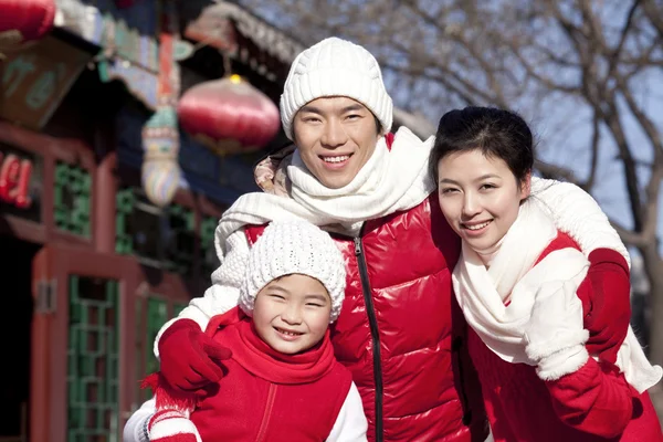 Familie feiert chinesisches Neujahr — Stockfoto