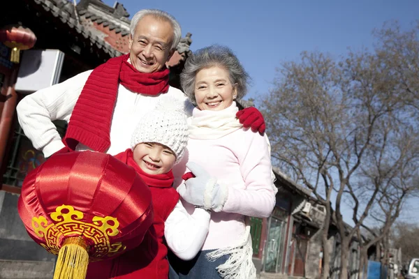 Familia celebra año nuevo chino — Foto de Stock