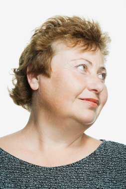 Olgun bir yetişkin kadın portresi