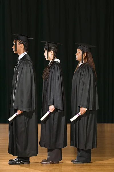 Étudiants à la cérémonie de remise des diplômes — Photo