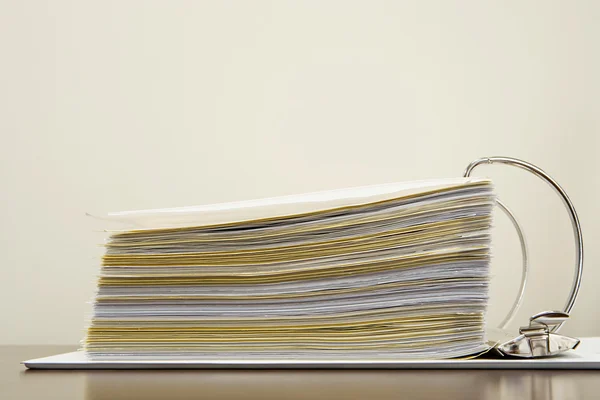 Papers in a ring binder — Stock Photo, Image