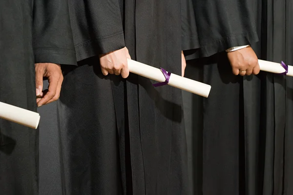 Étudiants à la cérémonie de remise des diplômes — Photo