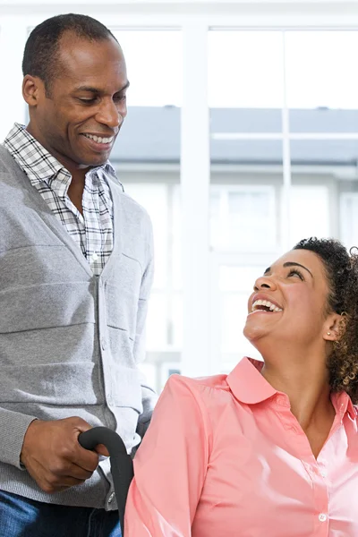 Porträt einer behinderten Frau und ihres Partners — Stockfoto