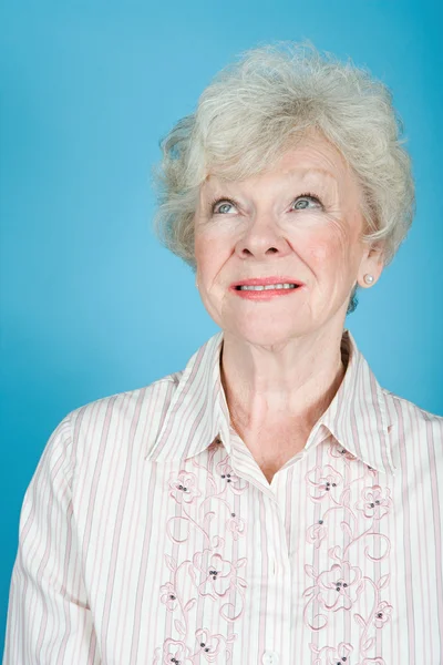 Retrato de uma mulher idosa adulta — Fotografia de Stock