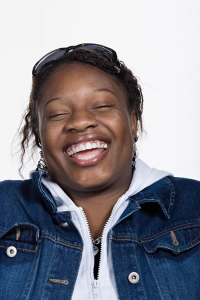 Retrato de una joven afroamericana —  Fotos de Stock