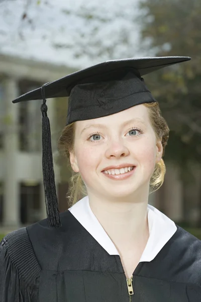 女子卒業生の肖像画 — ストック写真