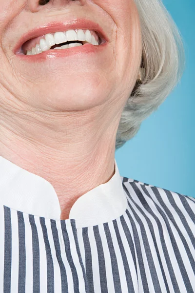 Porträt einer erwachsenen Seniorin — Stockfoto