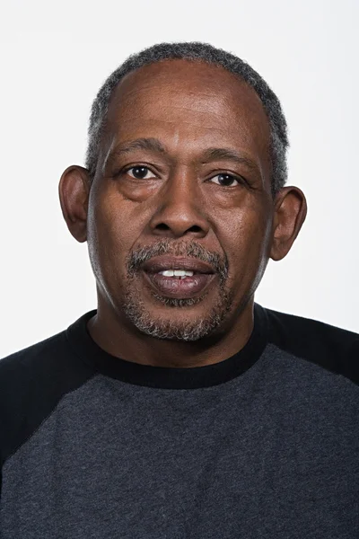 Retrato de hombre afroamericano maduro — Foto de Stock