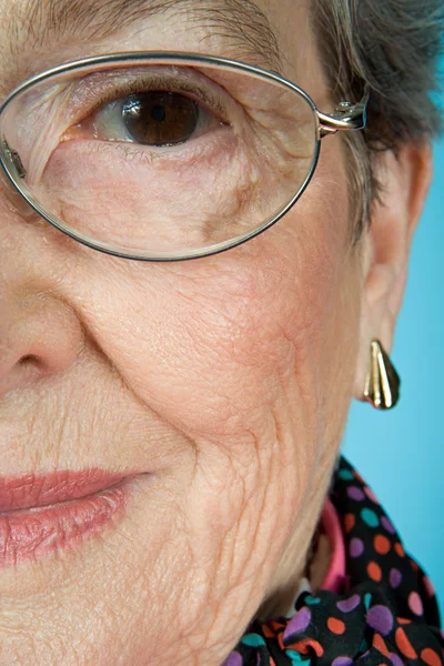 Senior woman wearing glasses — Stock Photo, Image