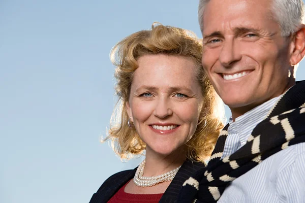 Älteres Paar lächelt — Stockfoto