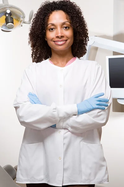 Dentist smiling to camera — Stock Photo, Image