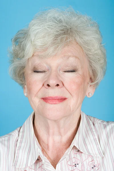 Portret van een senior volwassen vrouw — Stockfoto