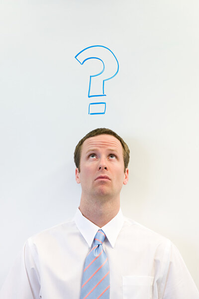 Человек с вопросительным знаком над головой

