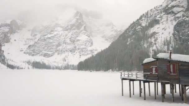 Lago Braies Tirol Del Sur Cubierto Nieve — Vídeos de Stock