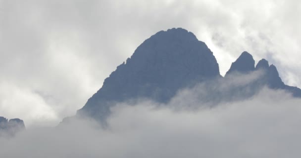 Montanhas Nebulosas Final Período Verão Lienzer Dolomitas — Vídeo de Stock