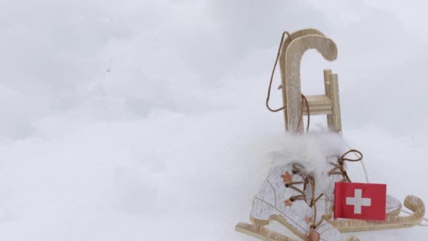 Wintersportuitrusting Zwitserse Vlag Sneeuw Vrije Ruimte Voor Een Tekst — Stockvideo