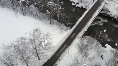 Doğu Tyrol 'daki Drava Nehri' nin kuş bakışı manzarası