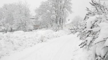 Lienzer Dolomitlerine yakın Doğu Tyrol 'daki dağlarda kış manzarası