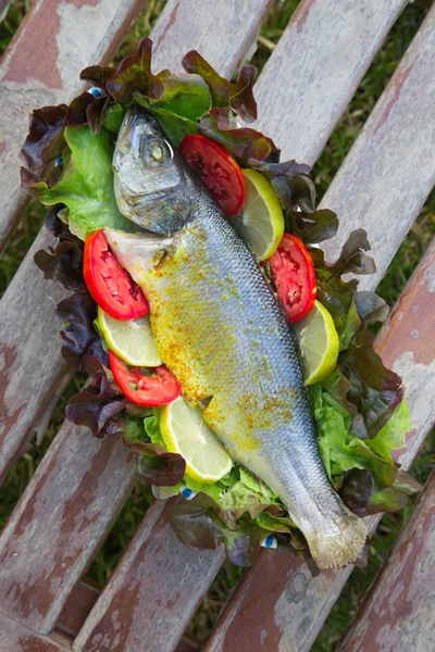 Baked Sea Bass With Vegetables And Curcuma — Stock Photo, Image