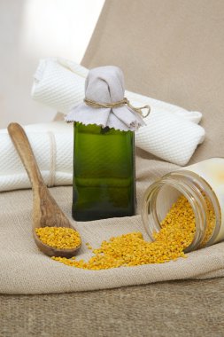 Bee propolis petrol