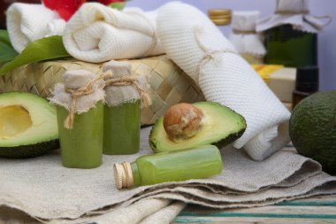 Avokado yağı vücut scrub