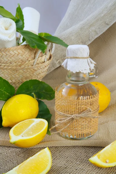 Lemon vinegar — Stock Photo, Image