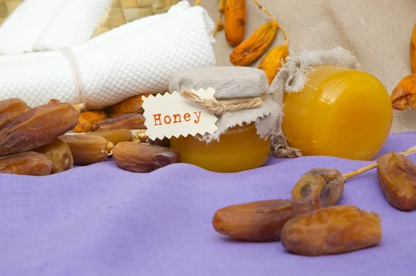 Dates honey — Stock Photo, Image