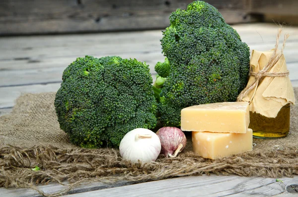 Gemüse auf einem Sacktuch — Stockfoto