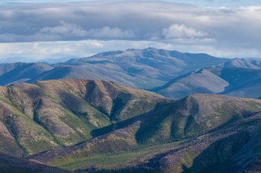 Sert dağ manzarası