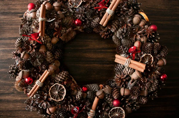 Beautiful Christmas Hand Made Rustic Wreath Made Pine Cones Oak — стоковое фото