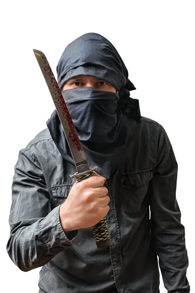 El terrorista sostiene un cuchillo ensangrentado. Aislado sobre blanco. Concepto de terrorismo — Foto de Stock