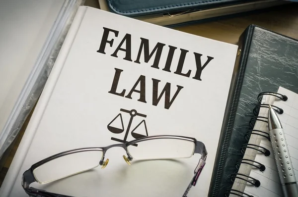 Livro de Direito da Família. Conceito de legislação e justiça . — Fotografia de Stock