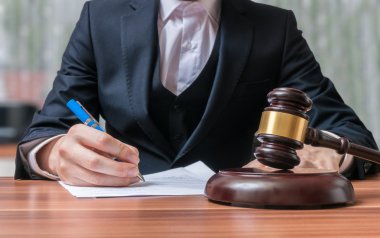 Yazma ve ön tokmak avukattır. Adalet ve hukuk kavramı.