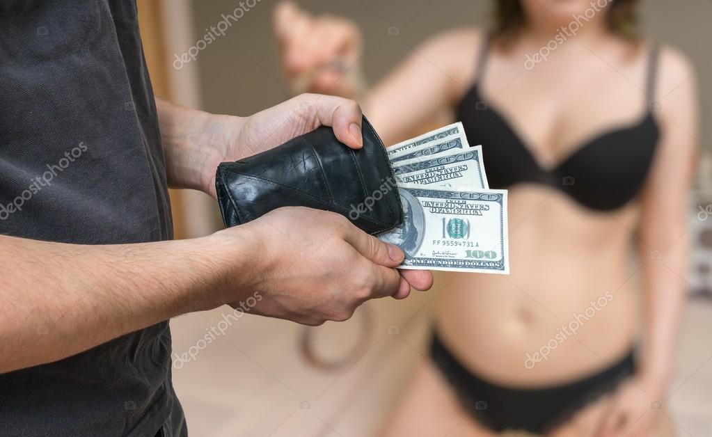 usa his girlfriend for money