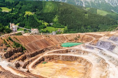 Avusturya 'daki Styria' da Erzberg demir madeni.