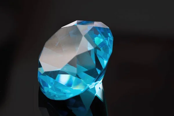 Brillant Oder Diamant Edelstein Auf Schwarzem Hintergrund — Stockfoto
