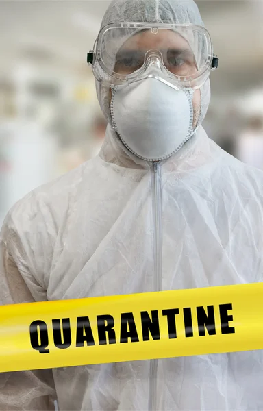 Scientifique derrière bande jaune avec quarantaine — Photo