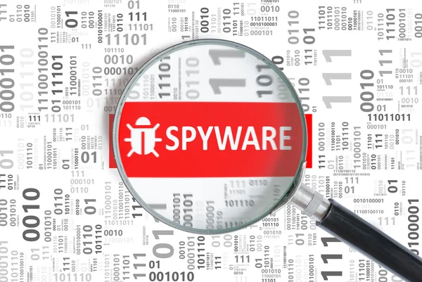 Έννοια της ασφάλειας του υπολογιστή. Spyware alert μέσα στο μεγεθυντικό φακό — Φωτογραφία Αρχείου