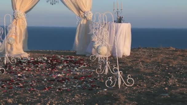 Matériel de mariage au bord de la mer — Video