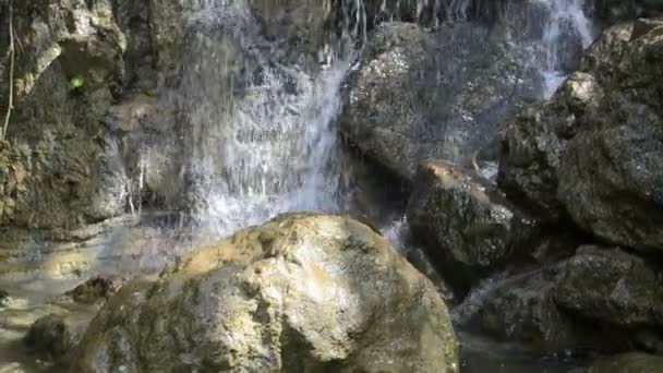 Acqua e roccia — Video Stock