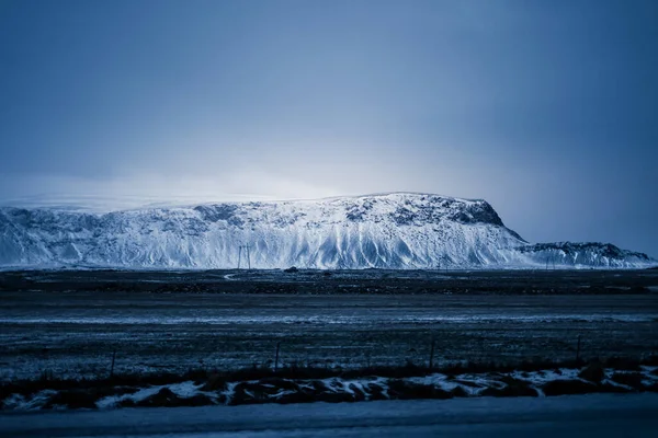 Snötäckta Berg Bilden Island — Stockfoto